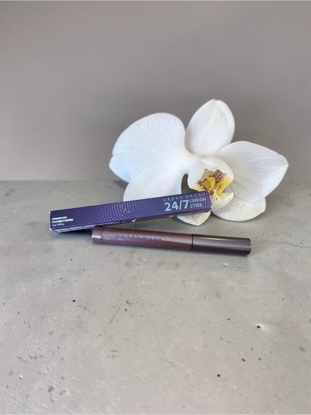 Urban Decay 24/7 Shadow Stick – Echoed